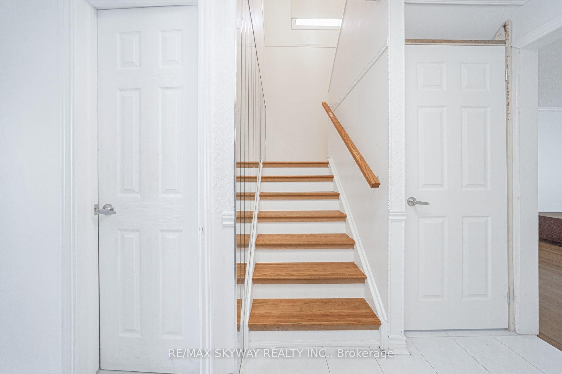 Photo 18 of 46 Royal Palm Drive, Brampton, Heart Lake East — HOMEH