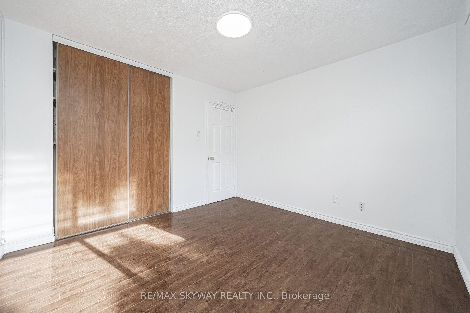 Photo 20 of 46 Royal Palm Drive, Brampton, Heart Lake East — HOMEH