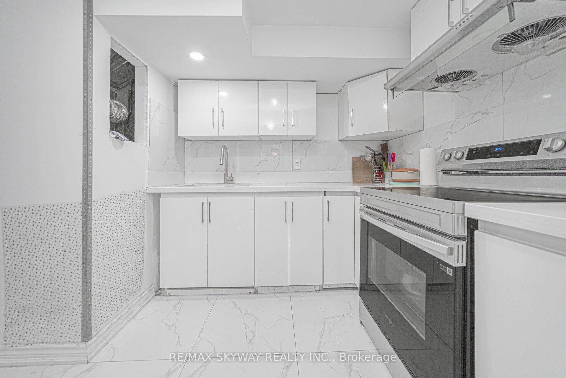Photo 32 of 46 Royal Palm Drive, Brampton, Heart Lake East — HOMEH