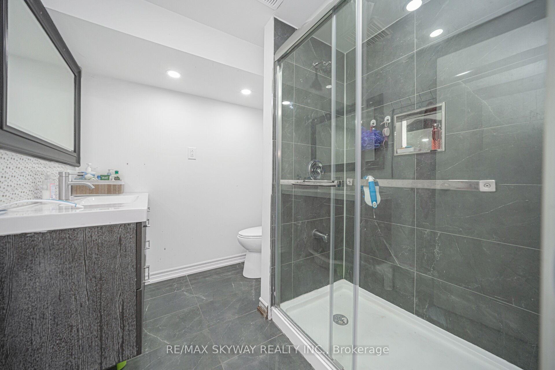 Photo 33 of 46 Royal Palm Drive, Brampton, Heart Lake East — HOMEH