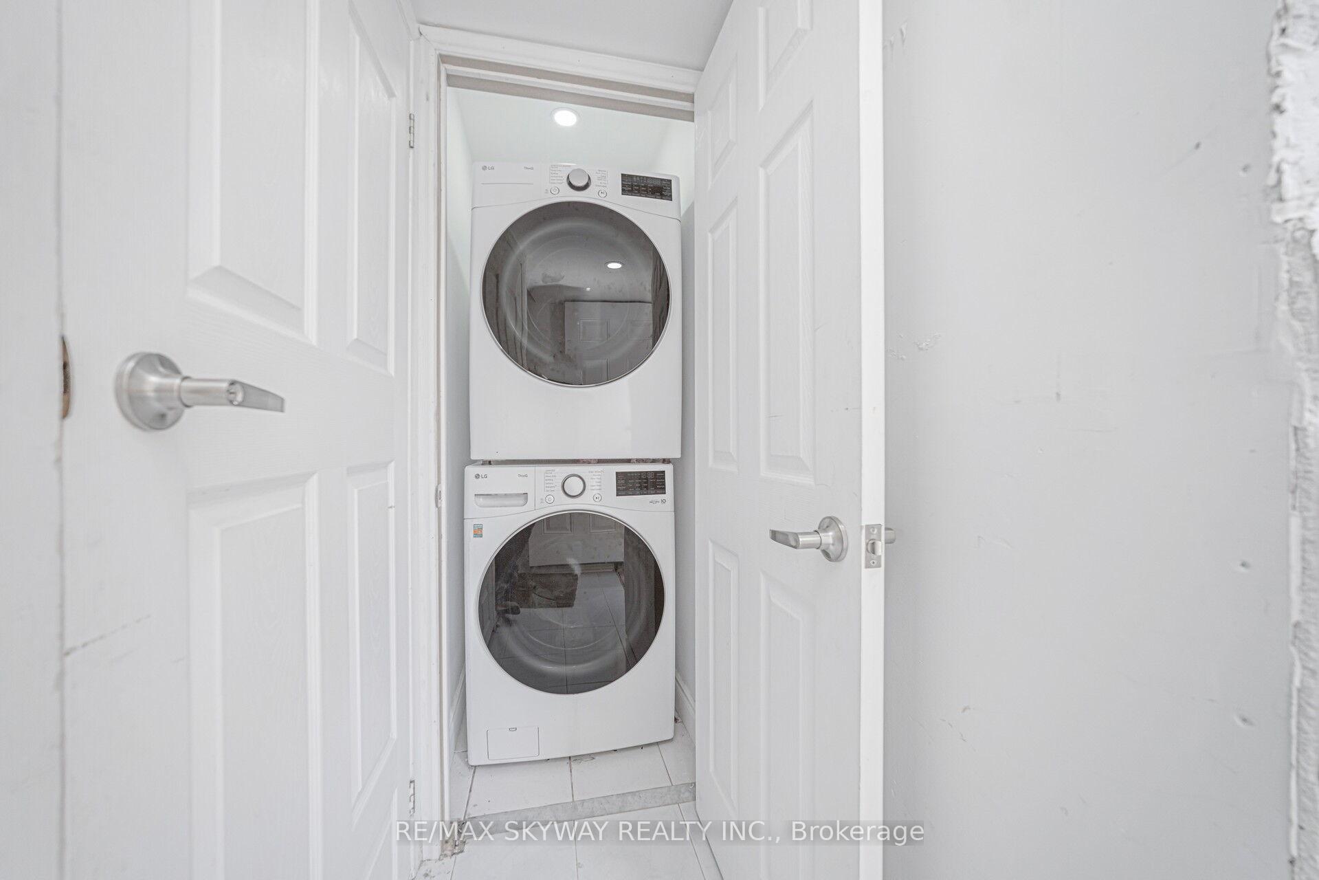 Photo 36 of 46 Royal Palm Drive, Brampton, Heart Lake East — HOMEH