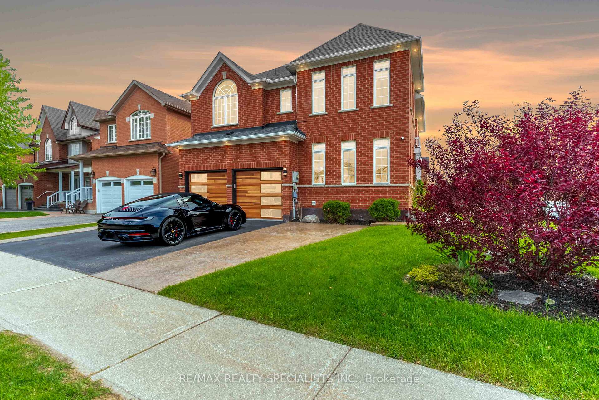 Front of 35 Ewart Street