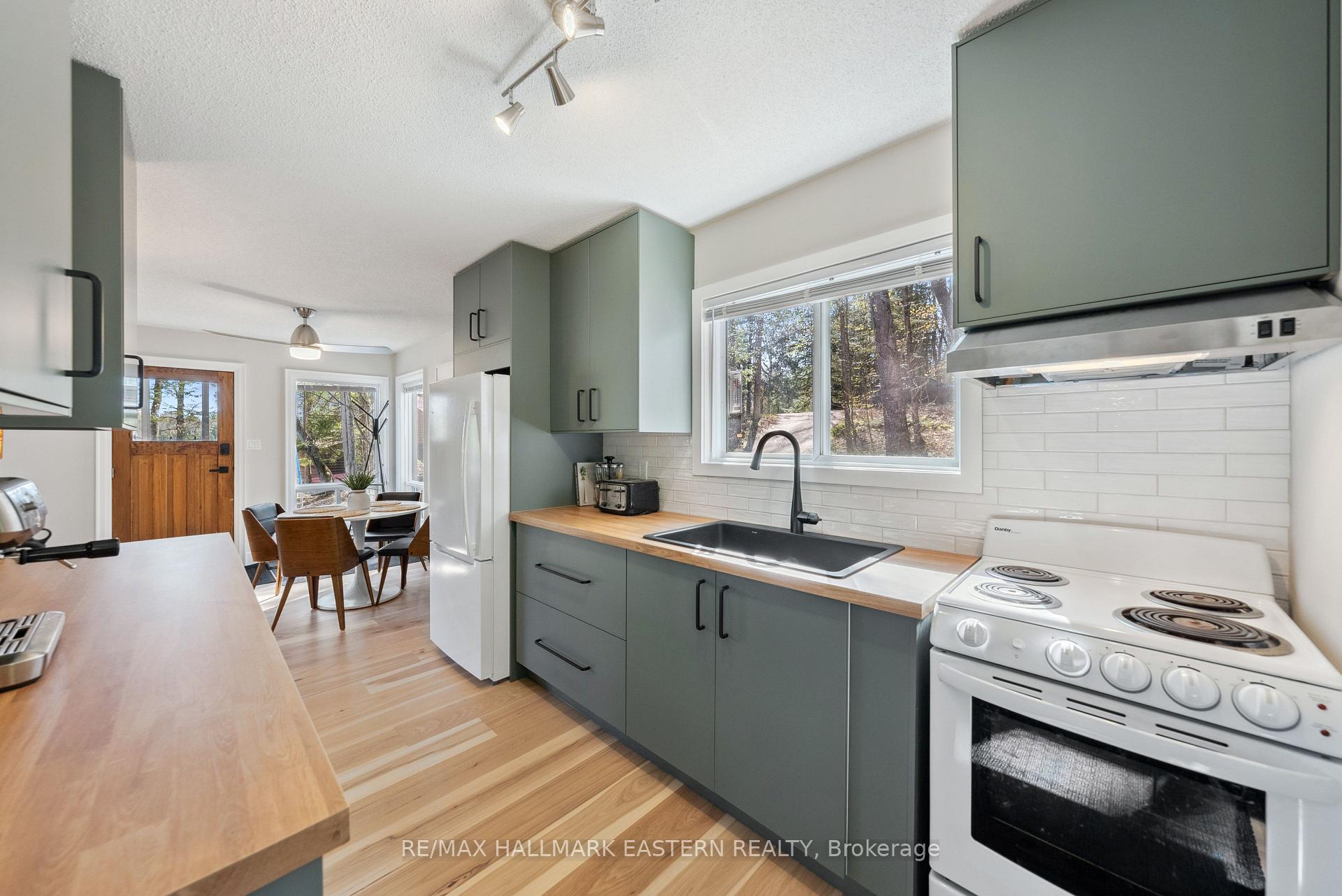 Photo 16 of 1025 Dickies Lane, Highlands East, Glamorgan — HOMEH