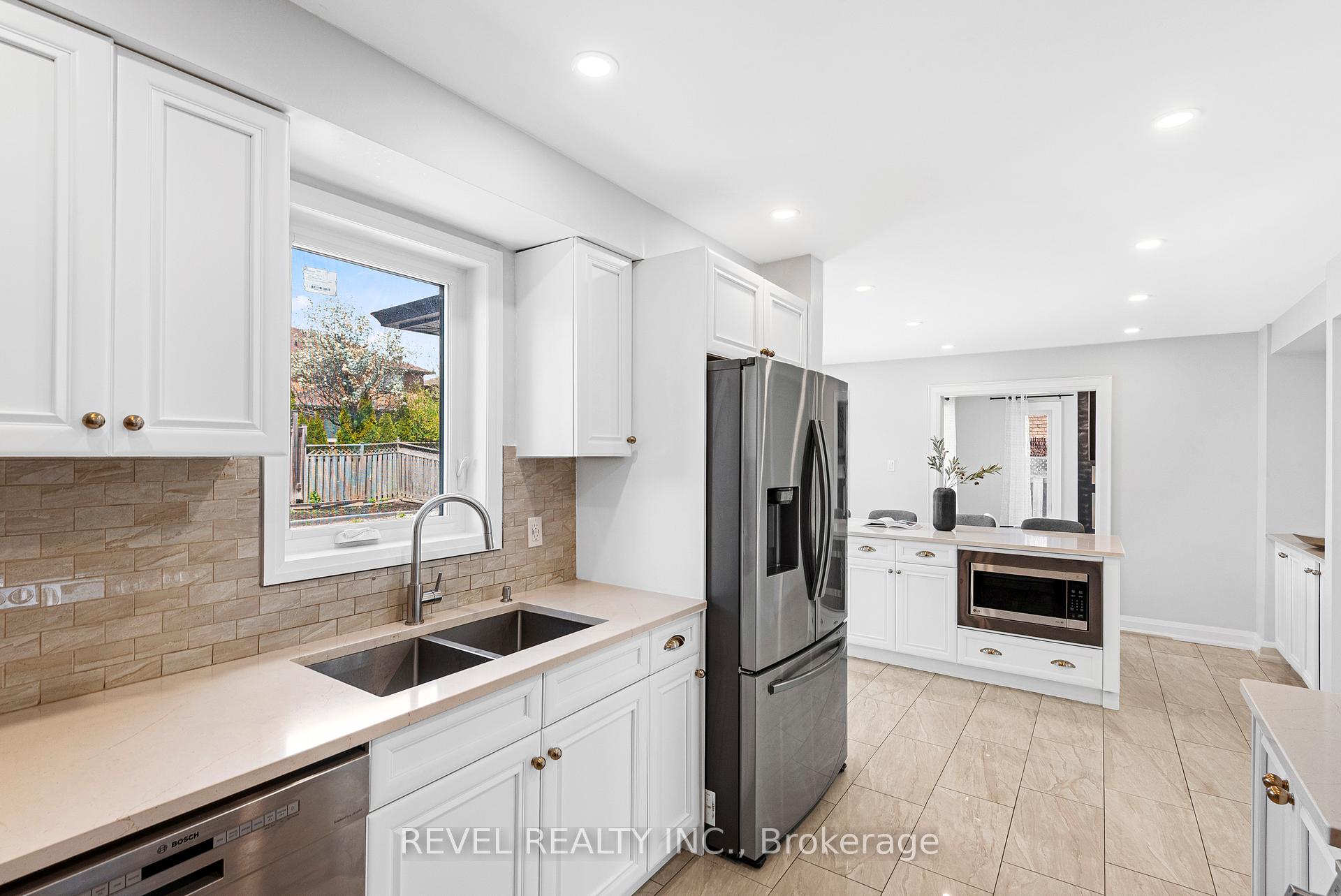 Photo 7 of 12 Glenayr Gate, Whitby, Blue Grass Meadows — HOMEH