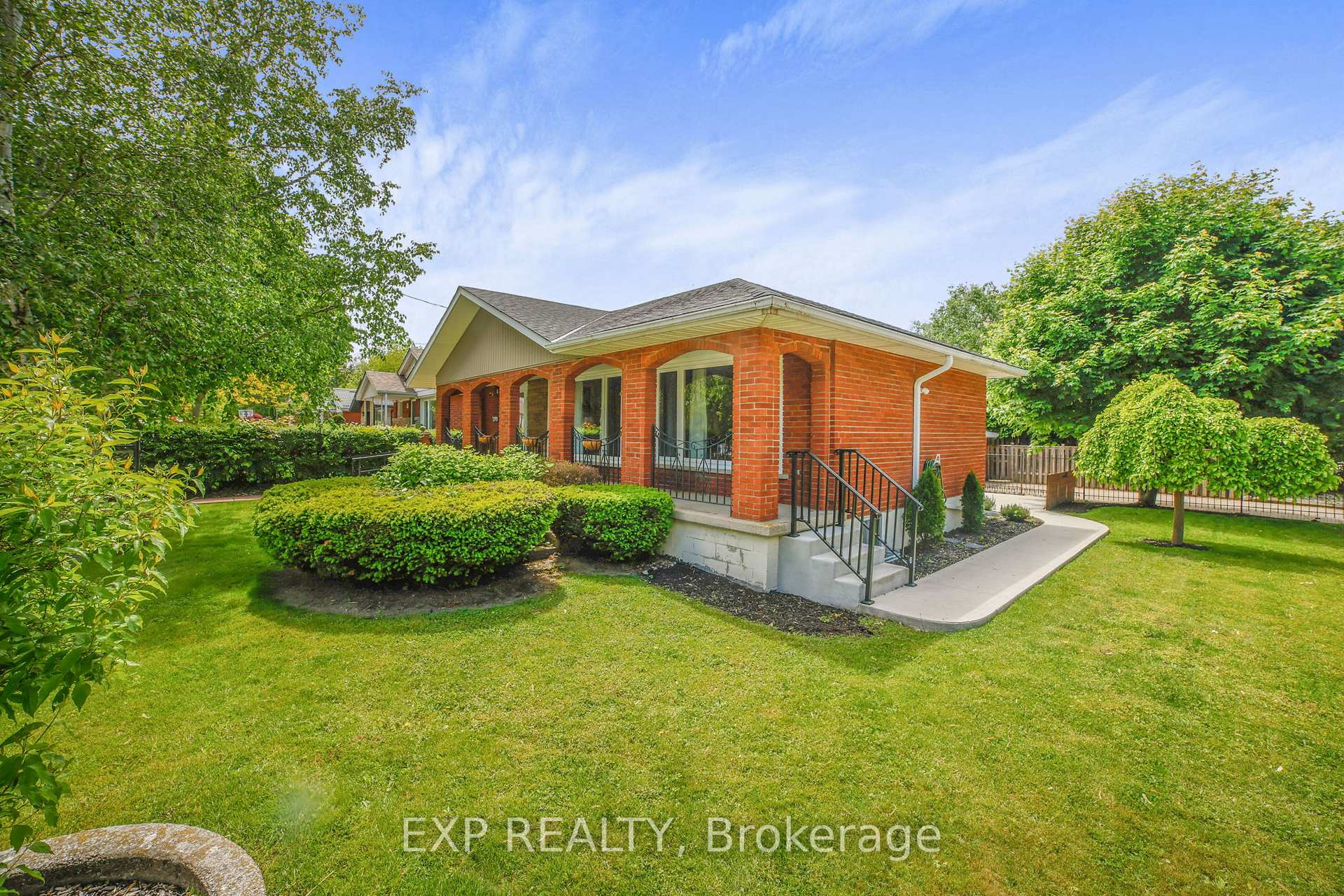 Photo 4 of 250 West 31st Street, Hamilton, Westcliffe — HOMEH