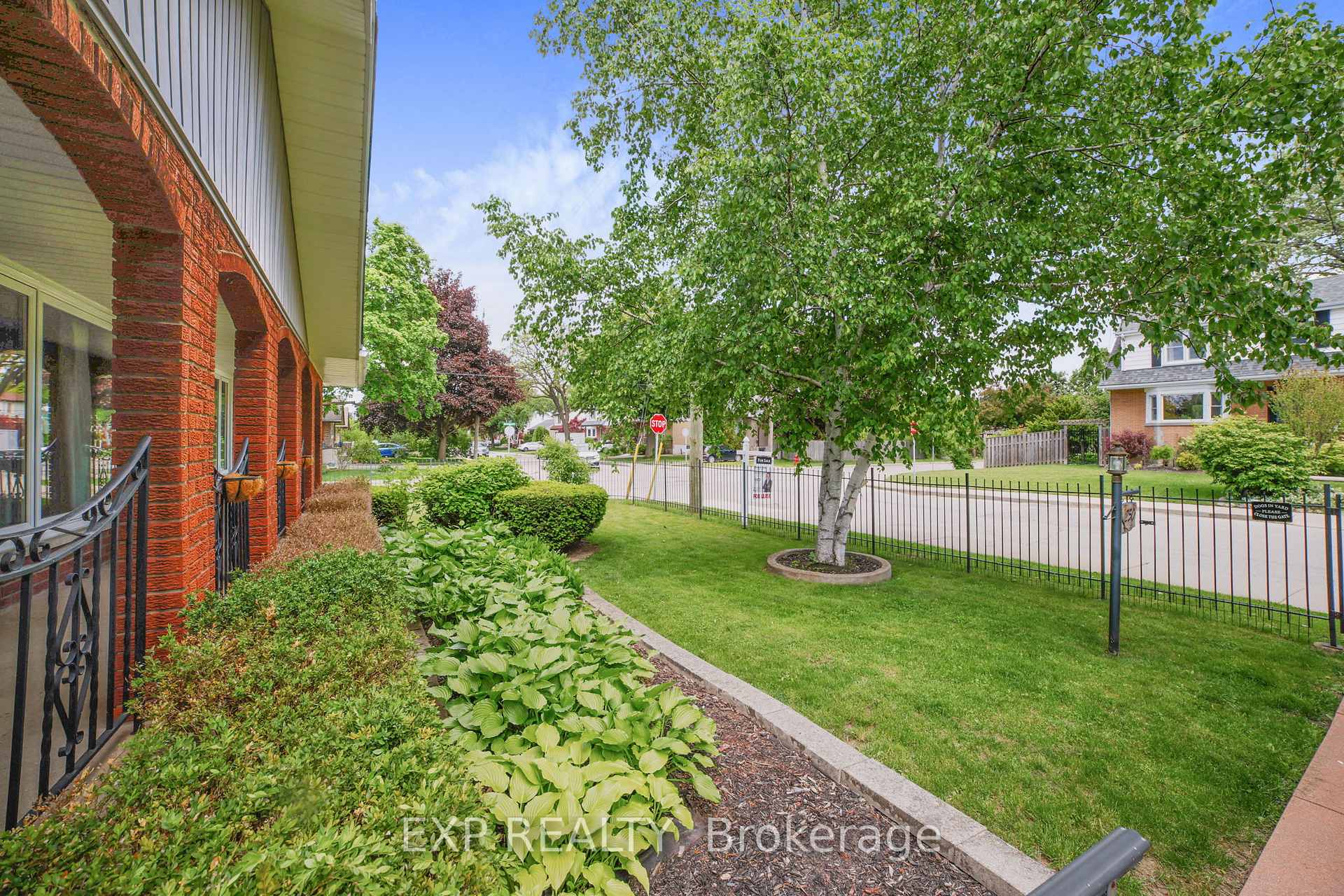 Photo 3 of 250 West 31st Street, Hamilton, Westcliffe — HOMEH