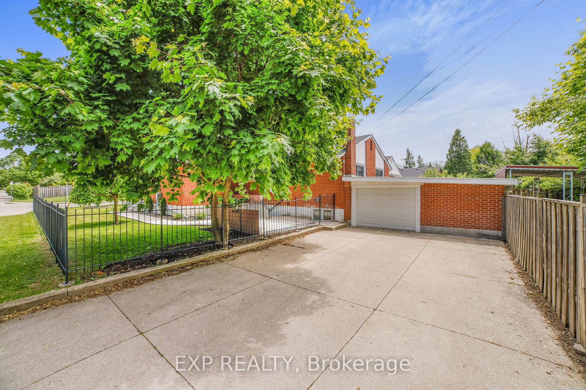 Photo 5 of 250 West 31st Street, Hamilton, Westcliffe — HOMEH
