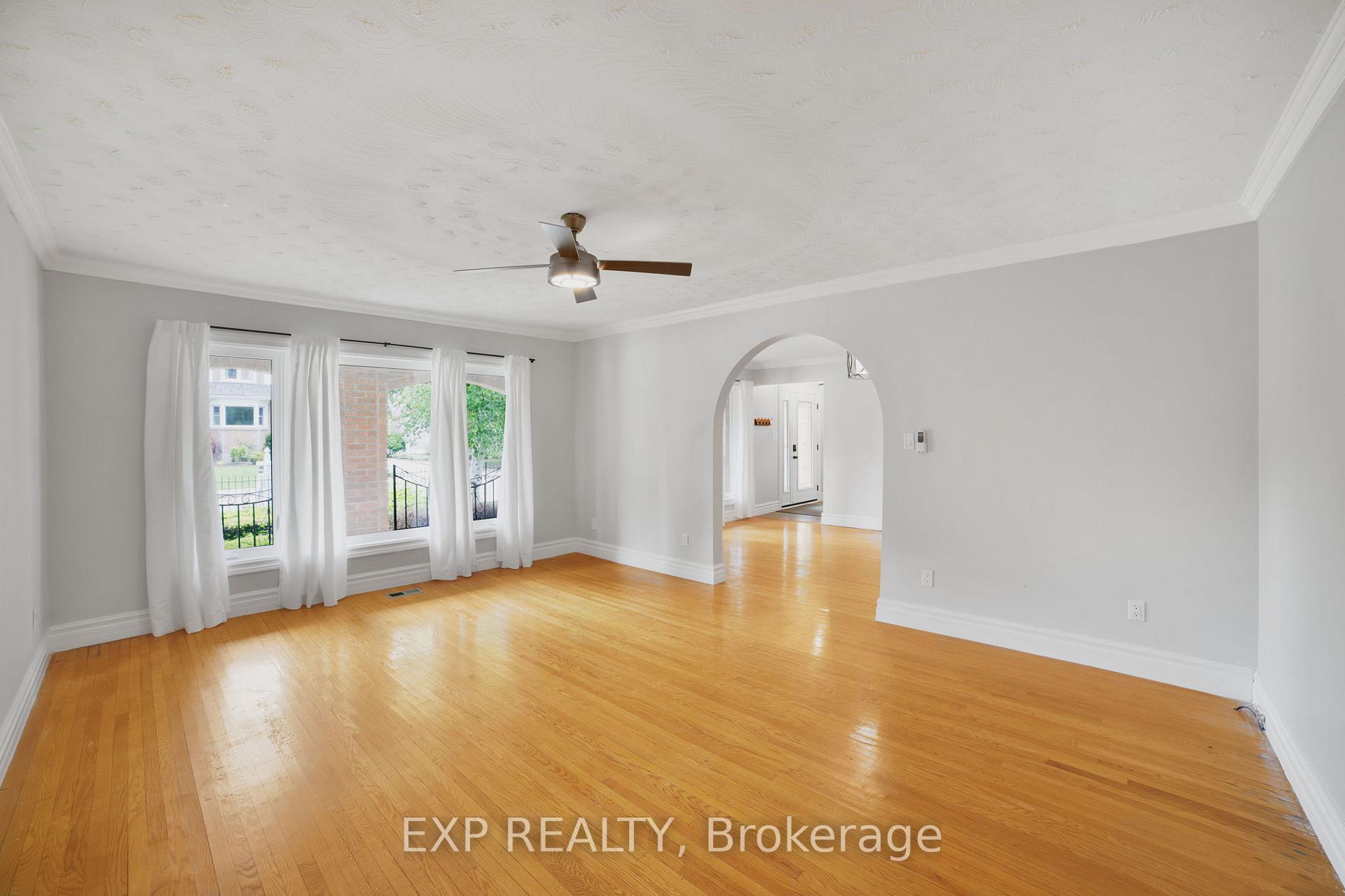 Photo 9 of 250 West 31st Street, Hamilton, Westcliffe — HOMEH