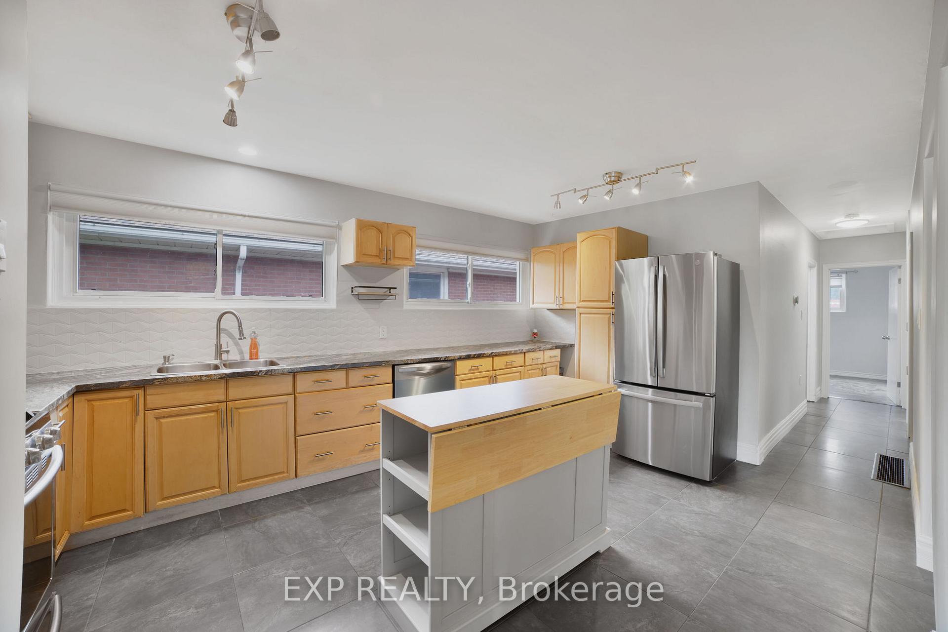 Photo 27 of 250 West 31st Street, Hamilton, Westcliffe — HOMEH