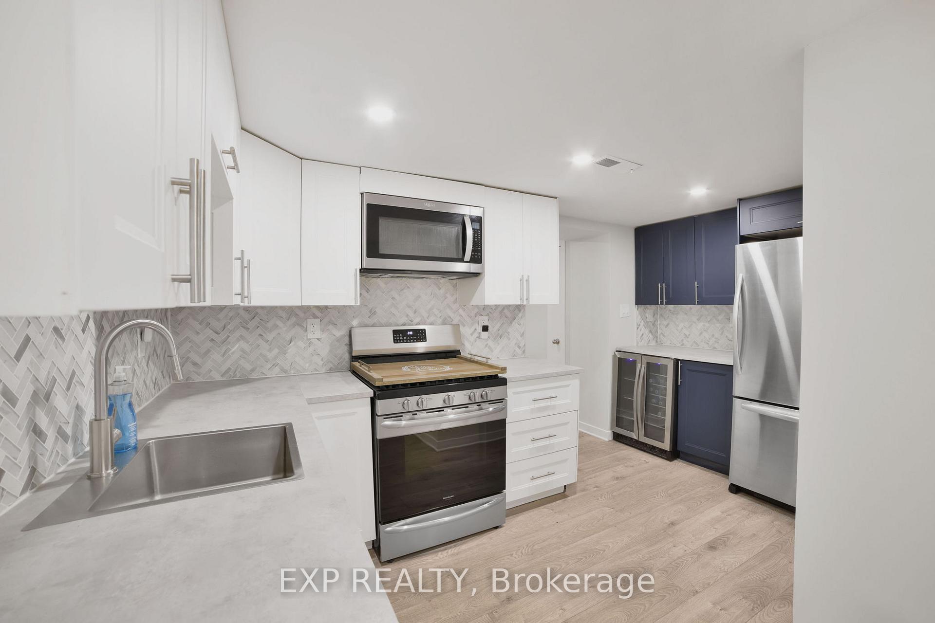 Photo 16 of 250 West 31st Street, Hamilton, Westcliffe — HOMEH