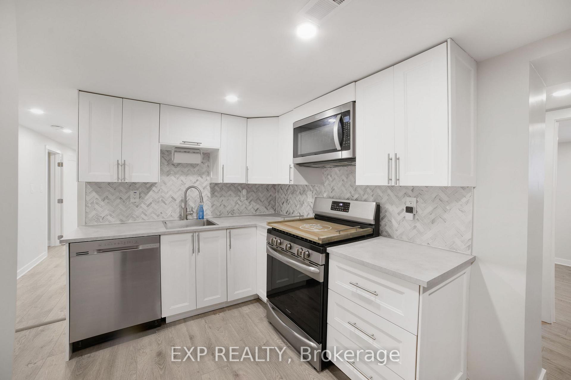 Photo 32 of 250 West 31st Street, Hamilton, Westcliffe — HOMEH
