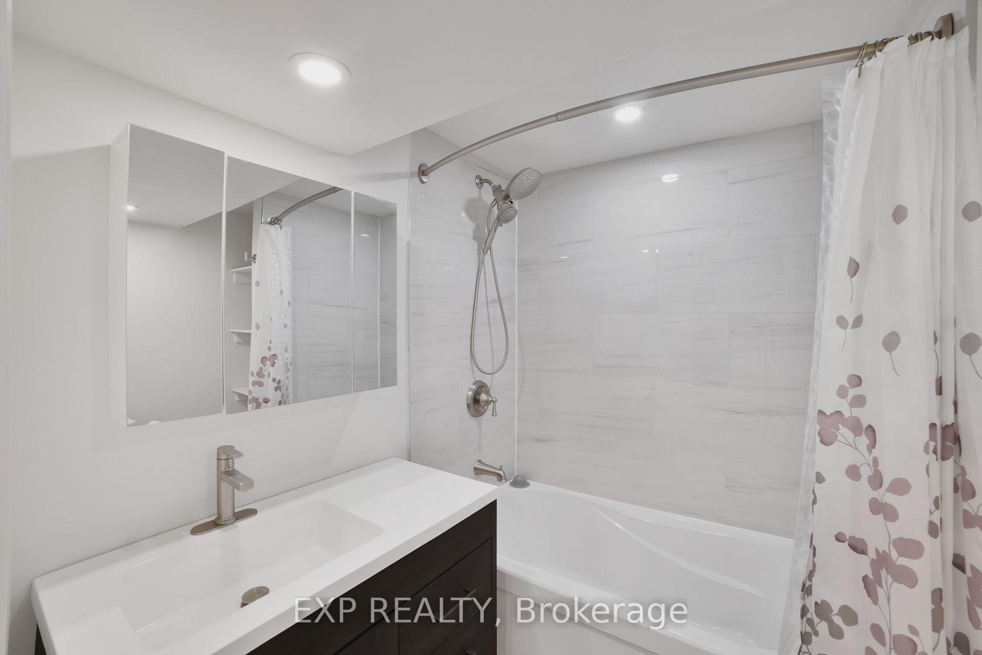 Photo 17 of 250 West 31st Street, Hamilton, Westcliffe — HOMEH
