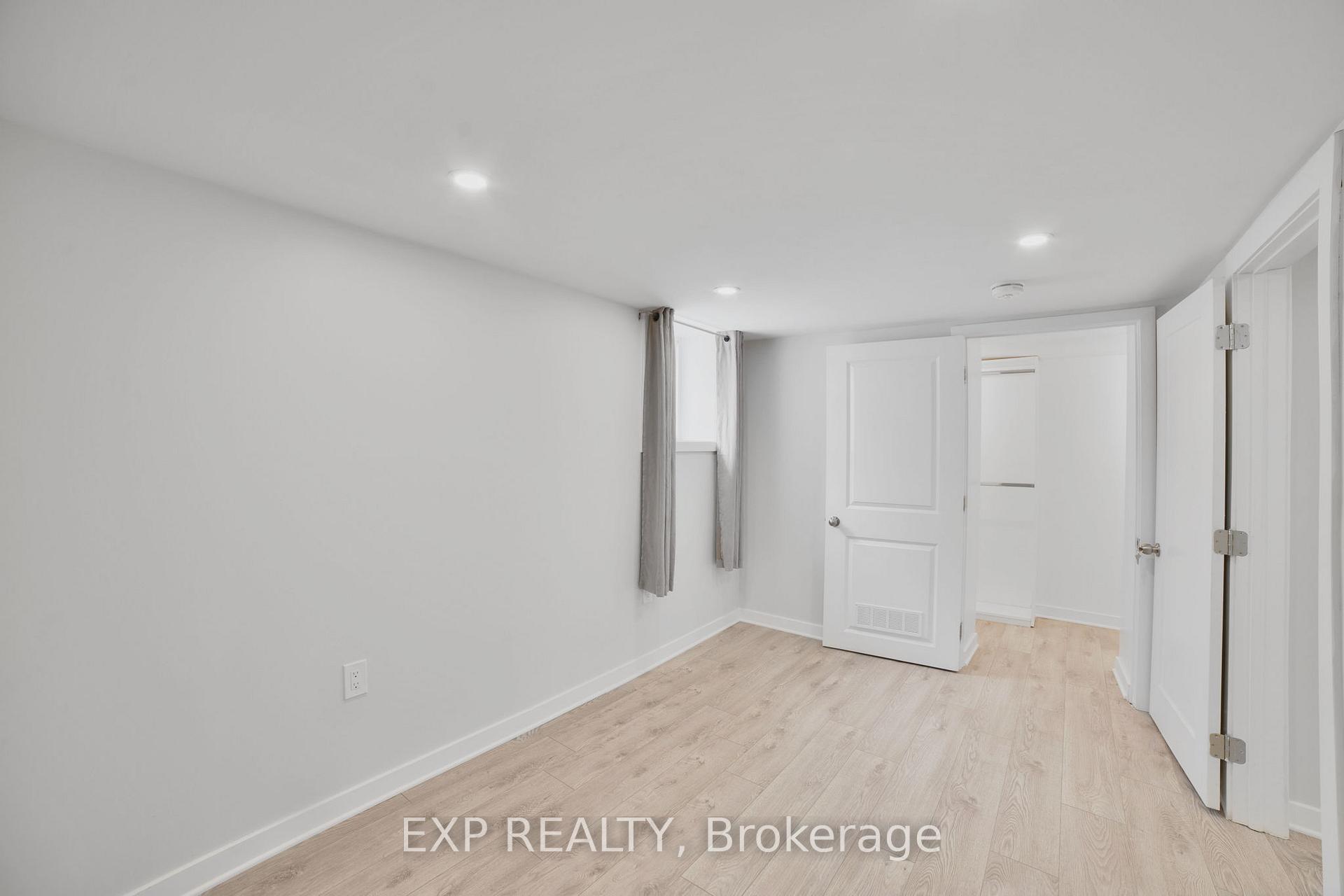 Photo 21 of 250 West 31st Street, Hamilton, Westcliffe — HOMEH