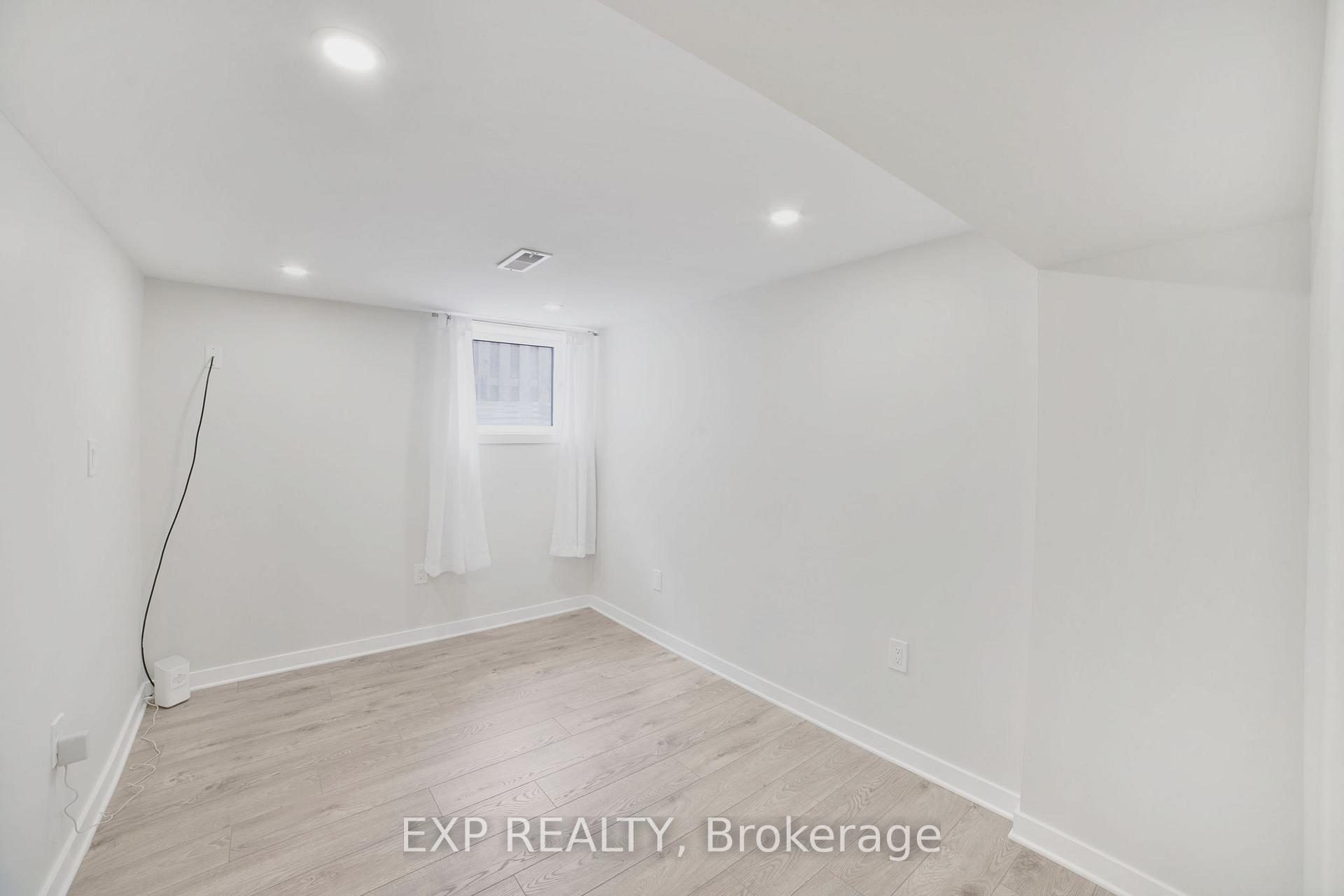 Photo 28 of 250 West 31st Street, Hamilton, Westcliffe — HOMEH