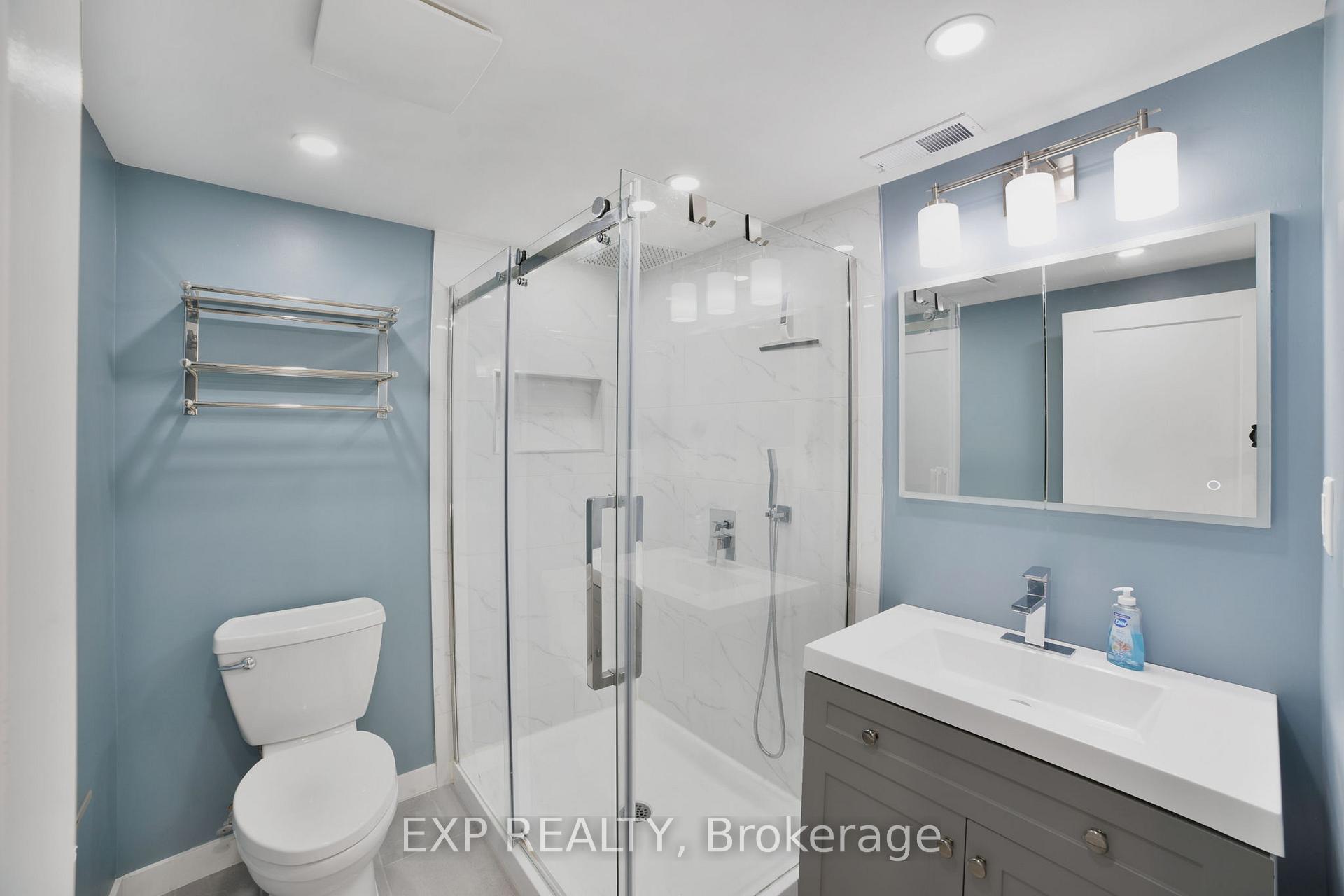 Photo 31 of 250 West 31st Street, Hamilton, Westcliffe — HOMEH