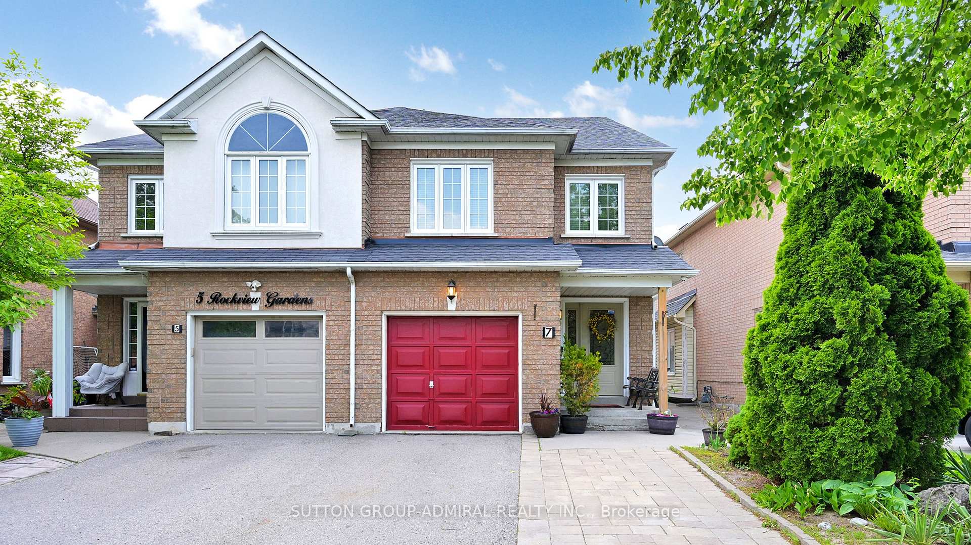 Photo 1 of 7 Rockview Gardens, Vaughan, Concord — HOMEH