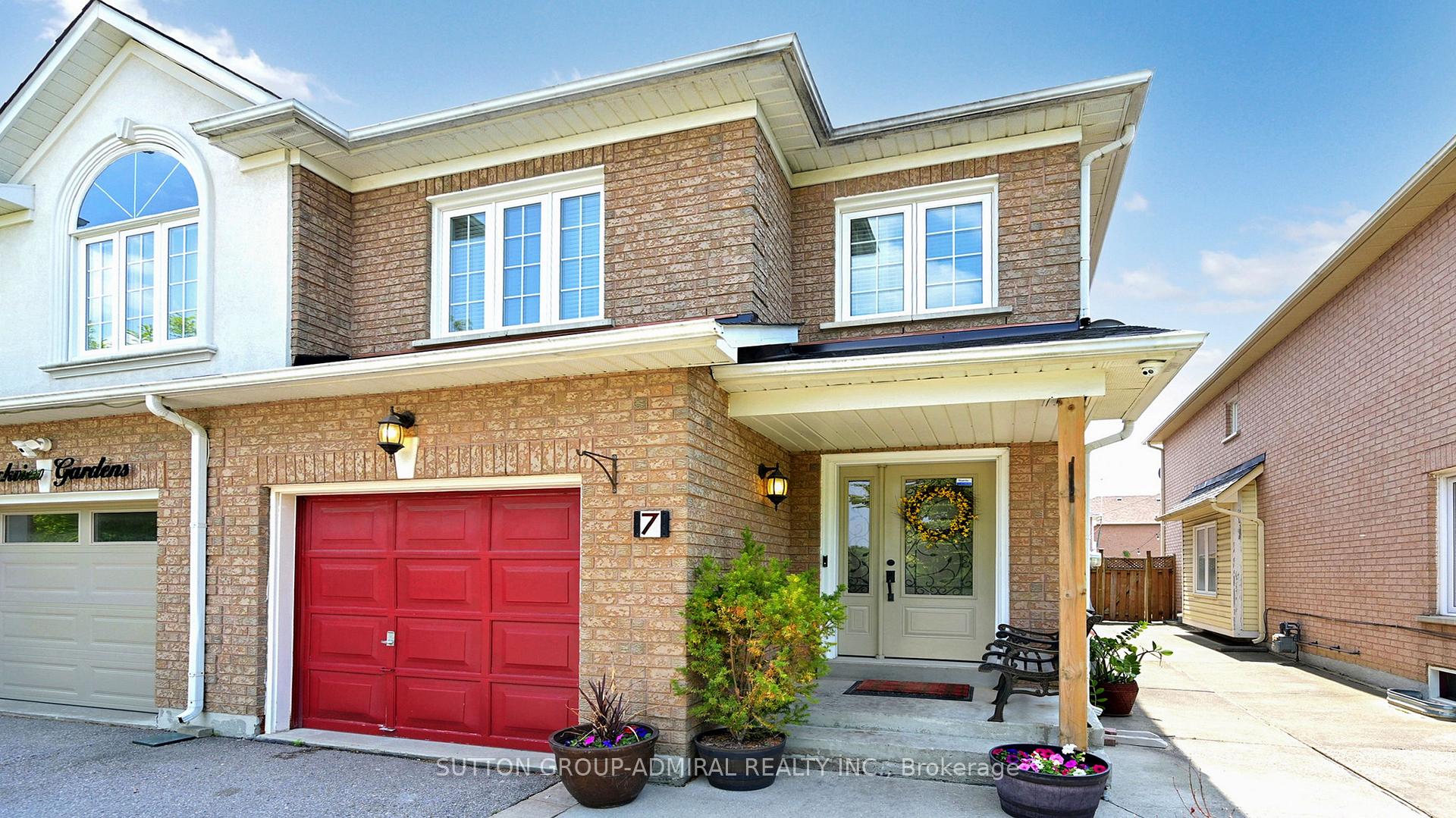 Photo 16 of 7 Rockview Gardens, Vaughan, Concord — HOMEH