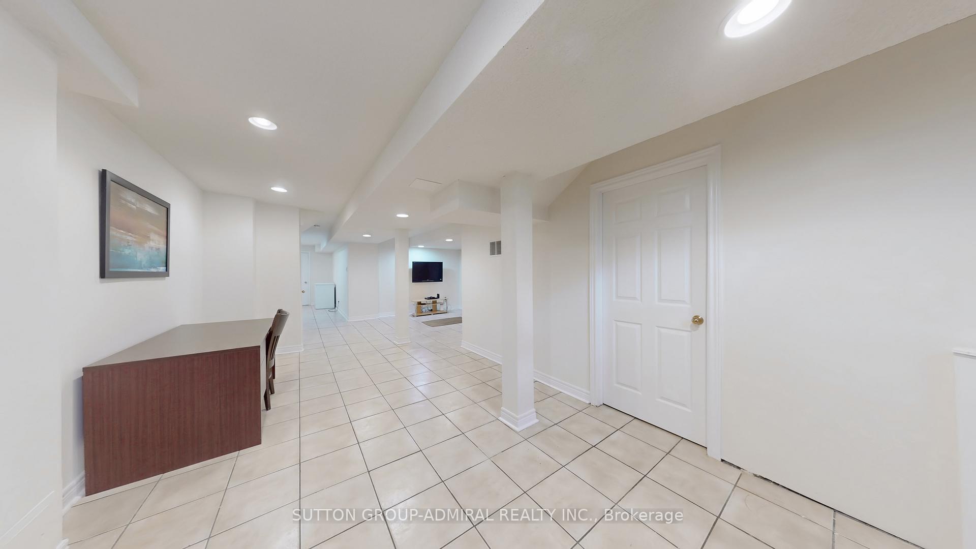 Photo 32 of 7 Rockview Gardens, Vaughan, Concord — HOMEH