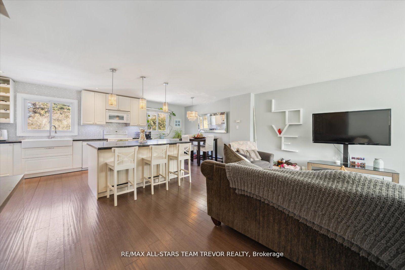 Photo 2 of 39 Campion Court, Georgina, Keswick South — HOMEH