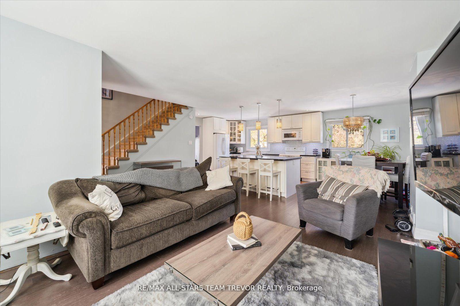 Photo 4 of 39 Campion Court, Georgina, Keswick South — HOMEH