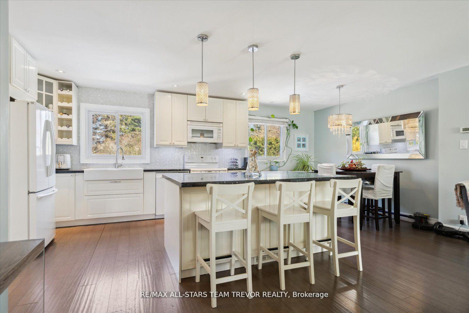 Photo 5 of 39 Campion Court, Georgina, Keswick South — HOMEH