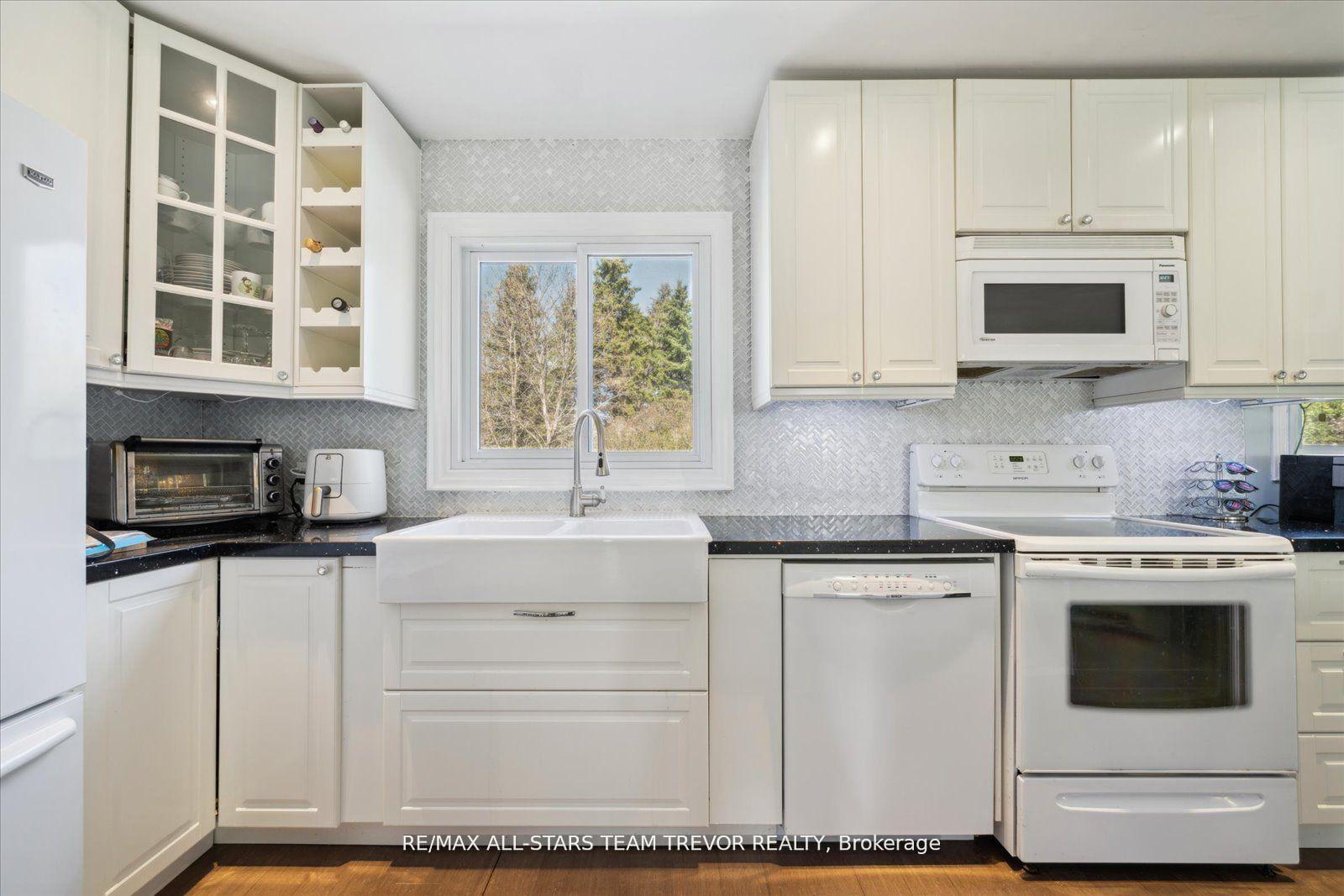 Photo 6 of 39 Campion Court, Georgina, Keswick South — HOMEH