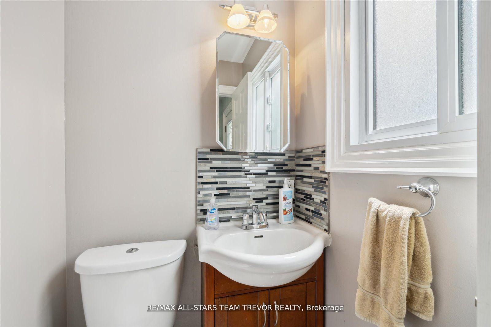 Photo 16 of 39 Campion Court, Georgina, Keswick South — HOMEH