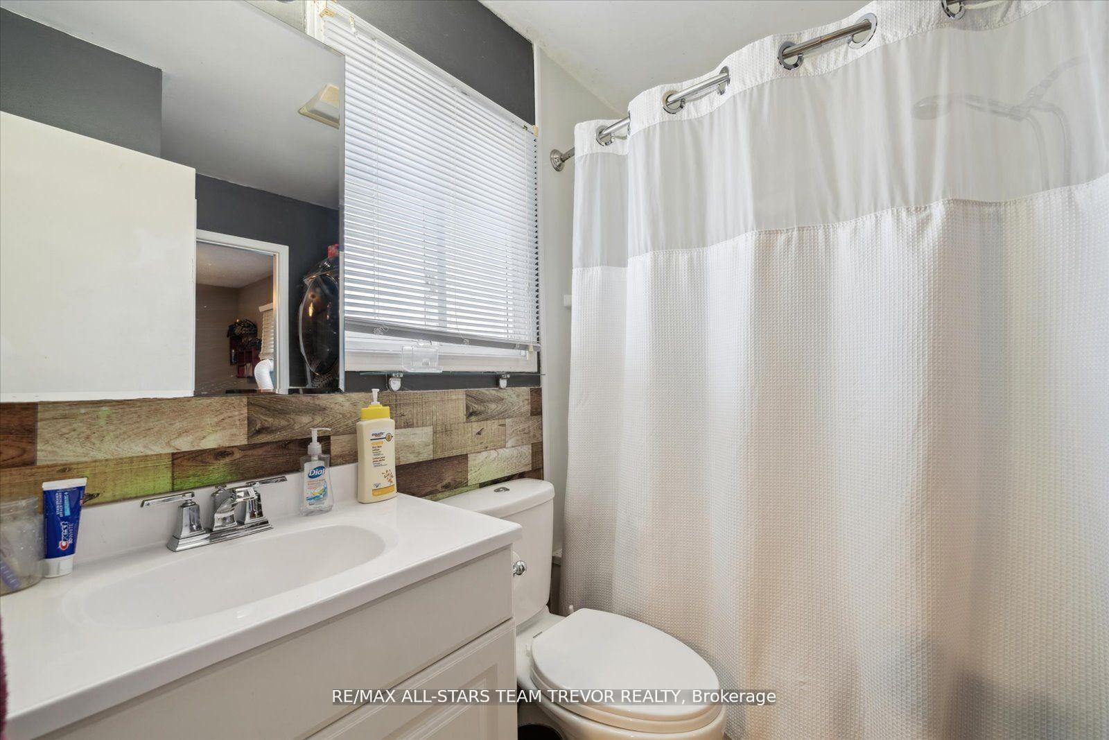 Photo 22 of 39 Campion Court, Georgina, Keswick South — HOMEH