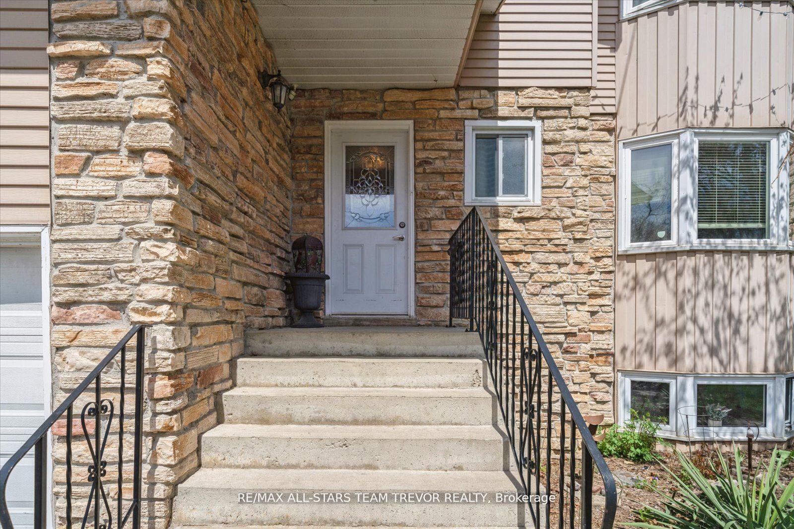 Photo 35 of 39 Campion Court, Georgina, Keswick South — HOMEH