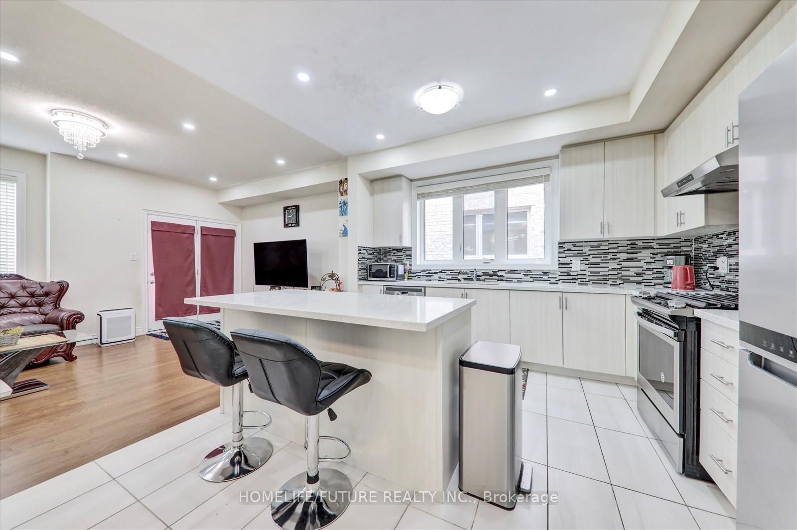 Photo 6 of 12 Ryler Way, Markham, Cedarwood — HOMEH
