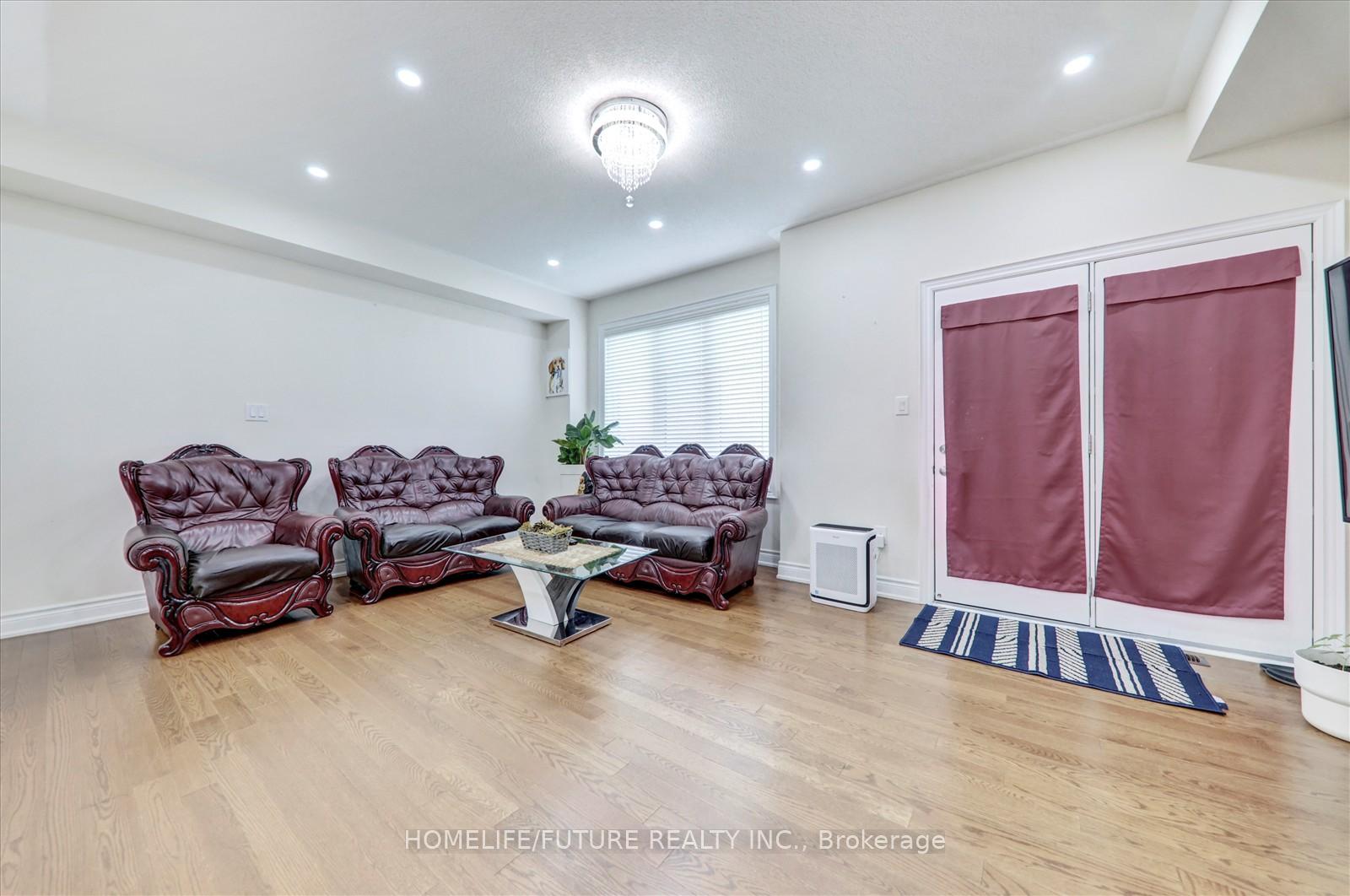 Photo 18 of 12 Ryler Way, Markham, Cedarwood — HOMEH