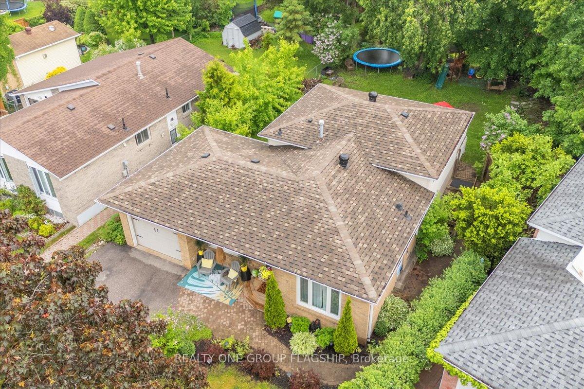 Photo 2 of 52 Highcroft Road, Barrie, Allandale Heights — HOMEH
