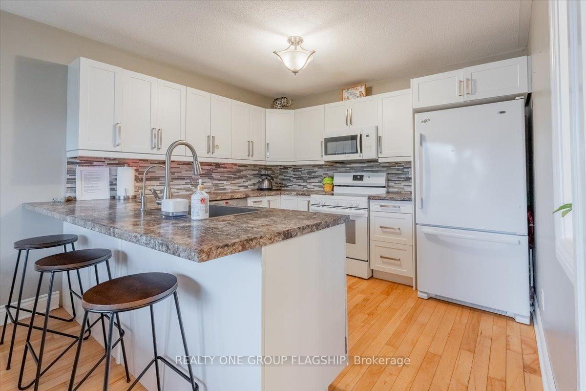Photo 11 of 52 Highcroft Road, Barrie, Allandale Heights — HOMEH