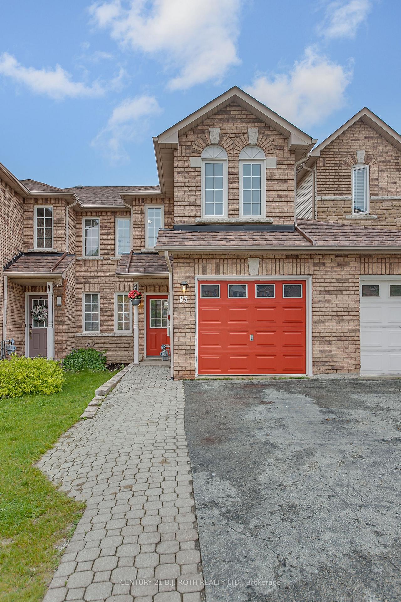 Front of 93 Hawthorne Crescent