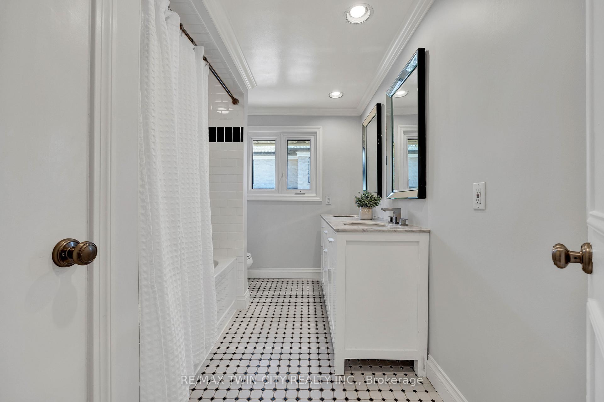 Photo 28 of 112 Aberdeen Road, Kitchener — HOMEH