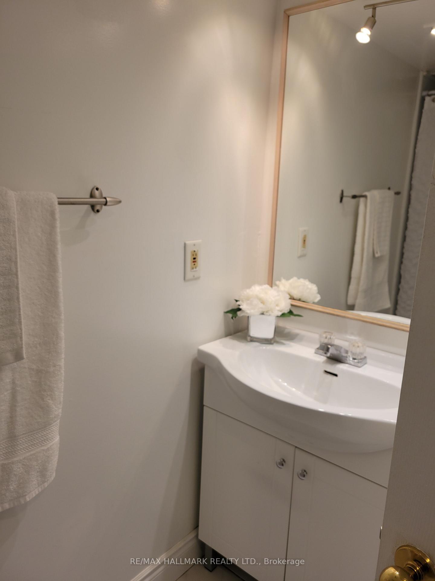 Photo 6 of Unit Lower Unit, 15 Lawrence Avenue, Guelph, St. Patrick's Ward — HOMEH