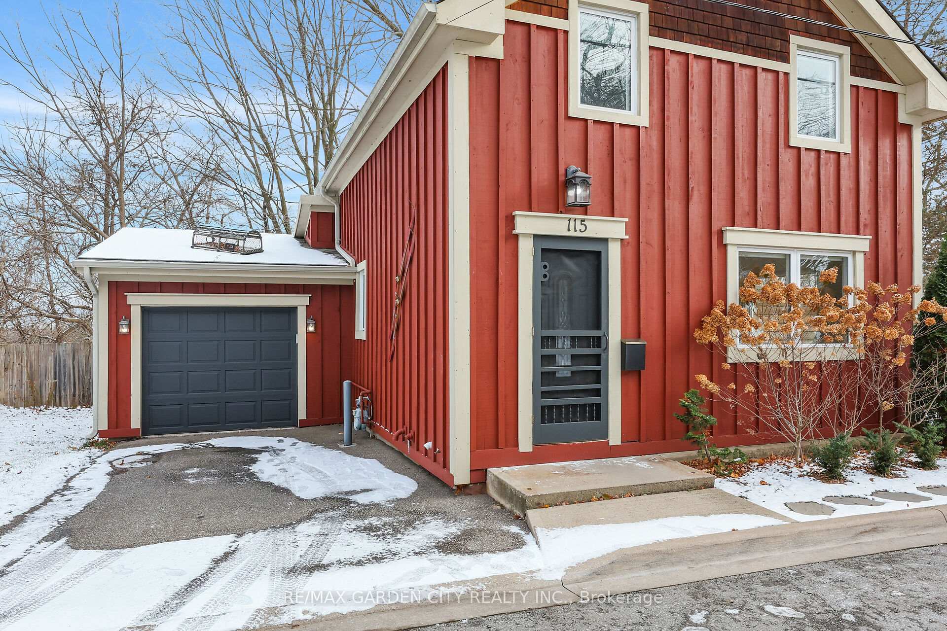Photo 2 of 115 Gibson Street, Grimsby, Grimsby West — HOMEH