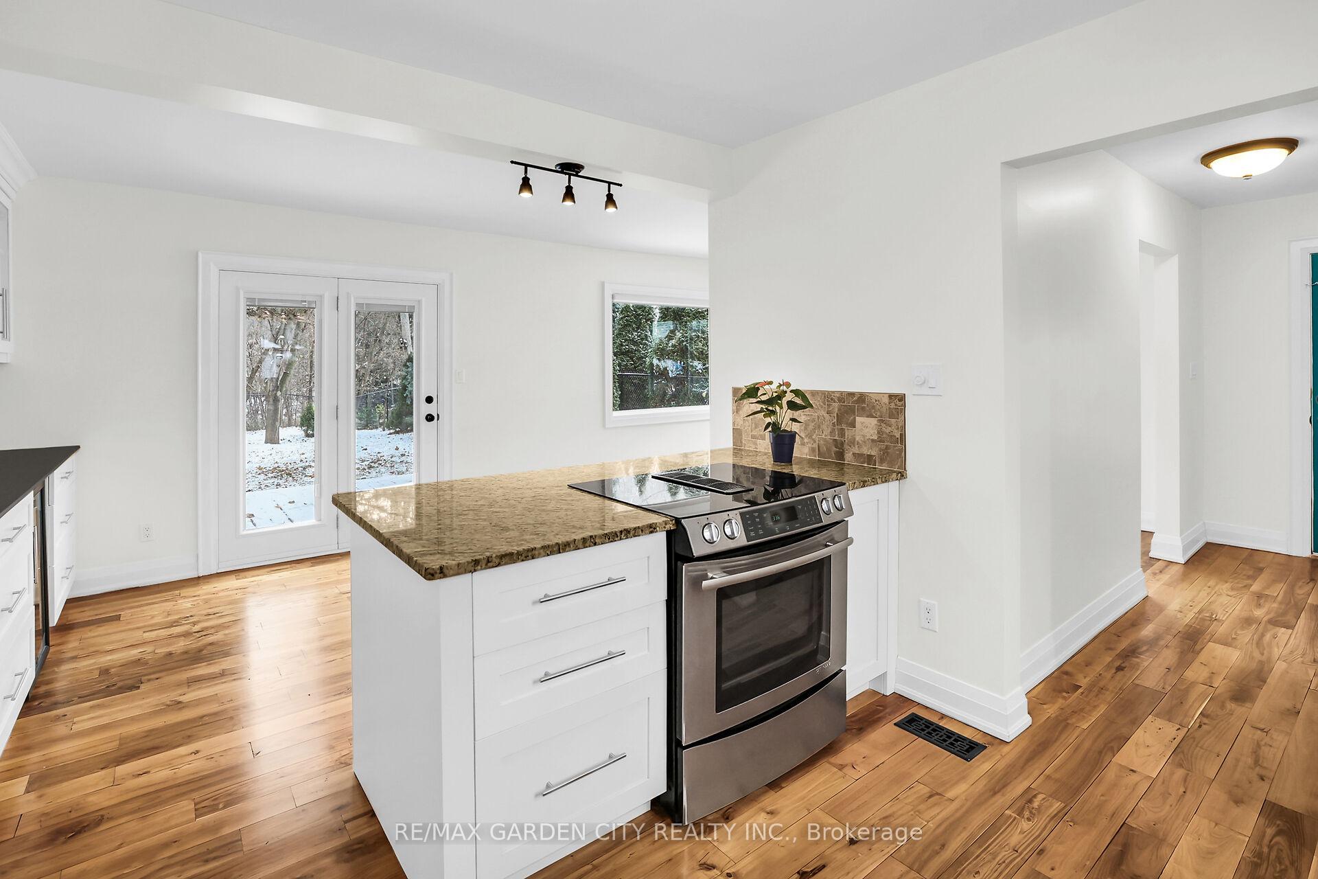Photo 15 of 115 Gibson Street, Grimsby, Grimsby West — HOMEH