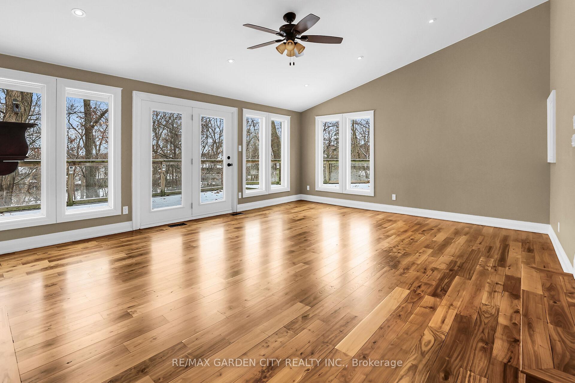 Photo 21 of 115 Gibson Street, Grimsby, Grimsby West — HOMEH