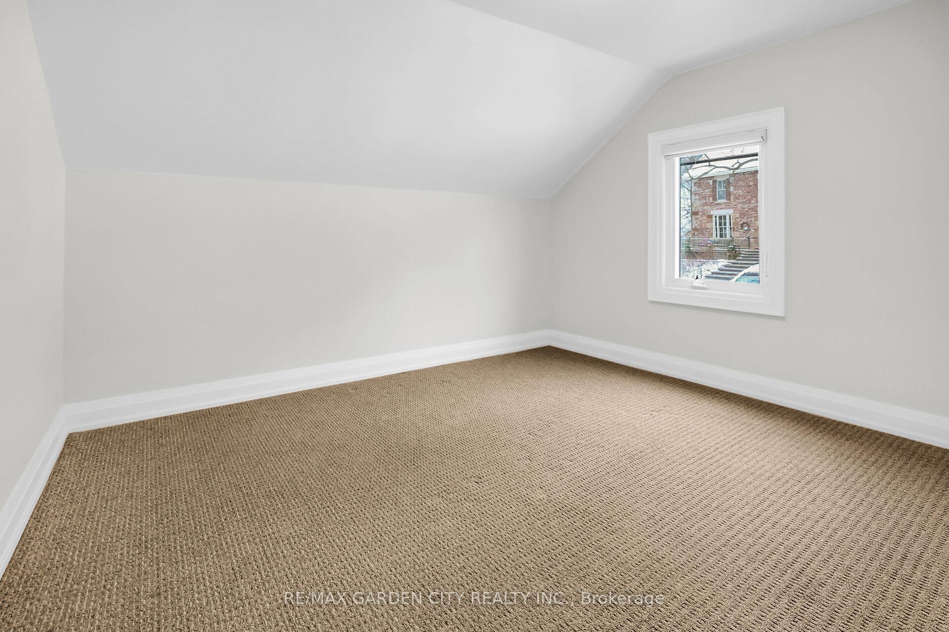 Photo 27 of 115 Gibson Street, Grimsby, Grimsby West — HOMEH