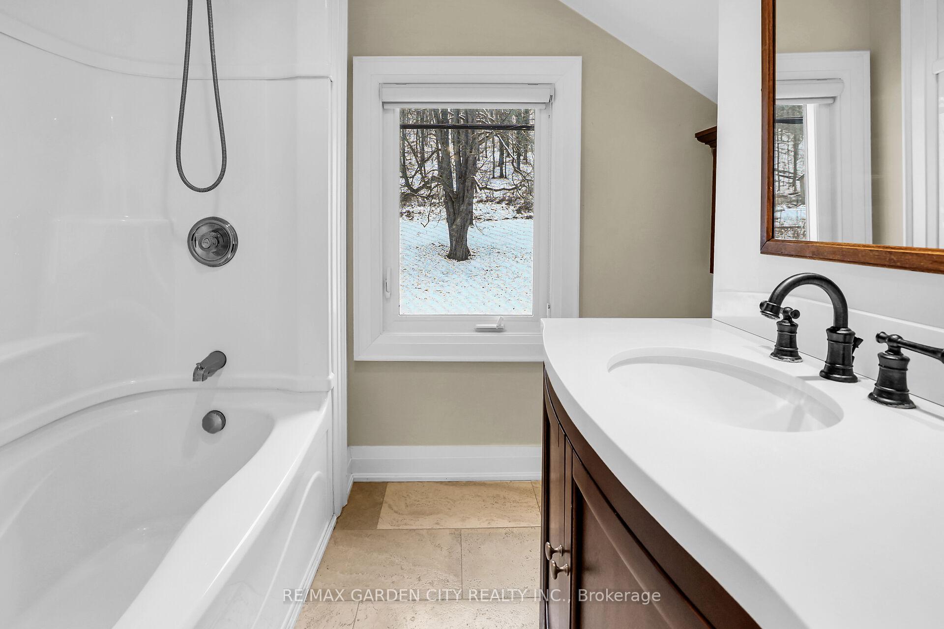 Photo 29 of 115 Gibson Street, Grimsby, Grimsby West — HOMEH