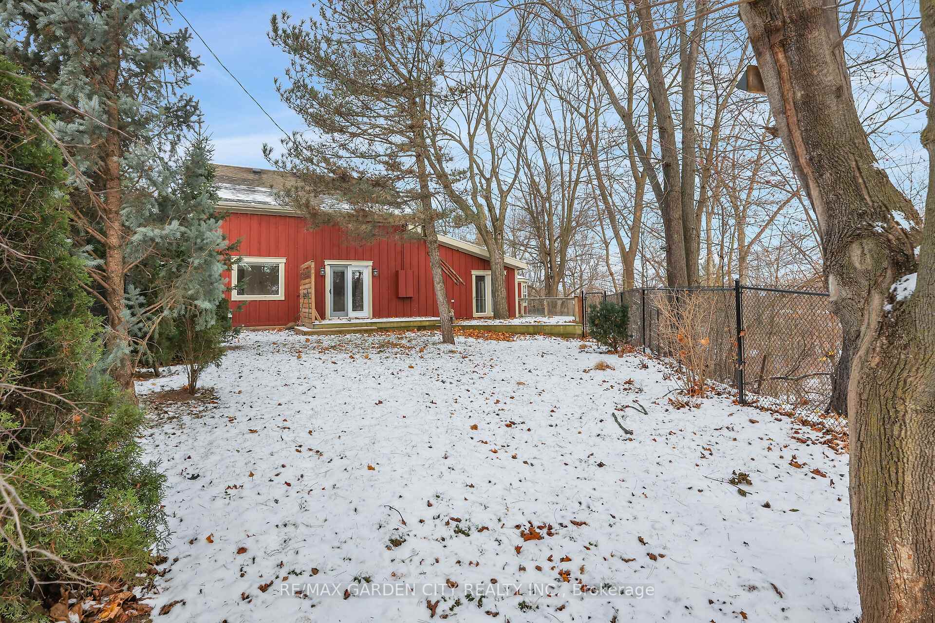 Photo 34 of 115 Gibson Street, Grimsby, Grimsby West — HOMEH