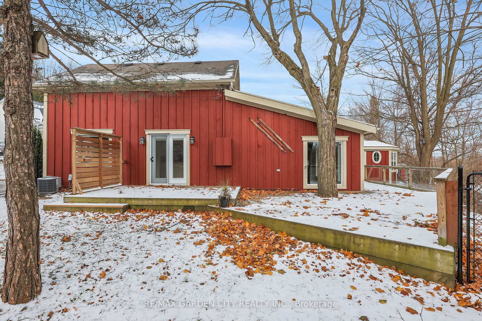 Photo 35 of 115 Gibson Street, Grimsby, Grimsby West — HOMEH