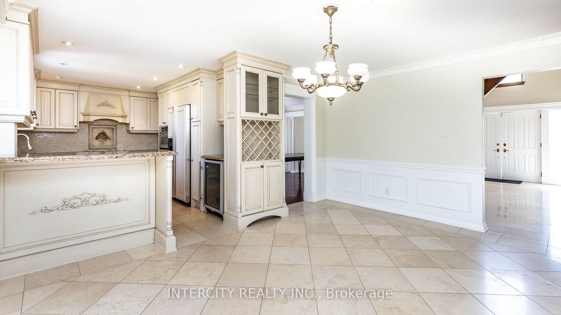 Photo 9 of 10829 McVean Drive, Brampton, Toronto Gore Rural Estate — HOMEH