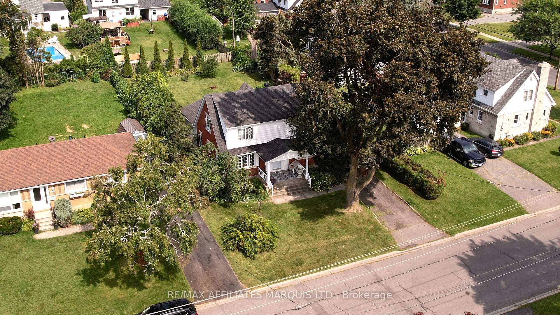 Photo 1 of 1601 Queen Street, Cornwall — HOMEH