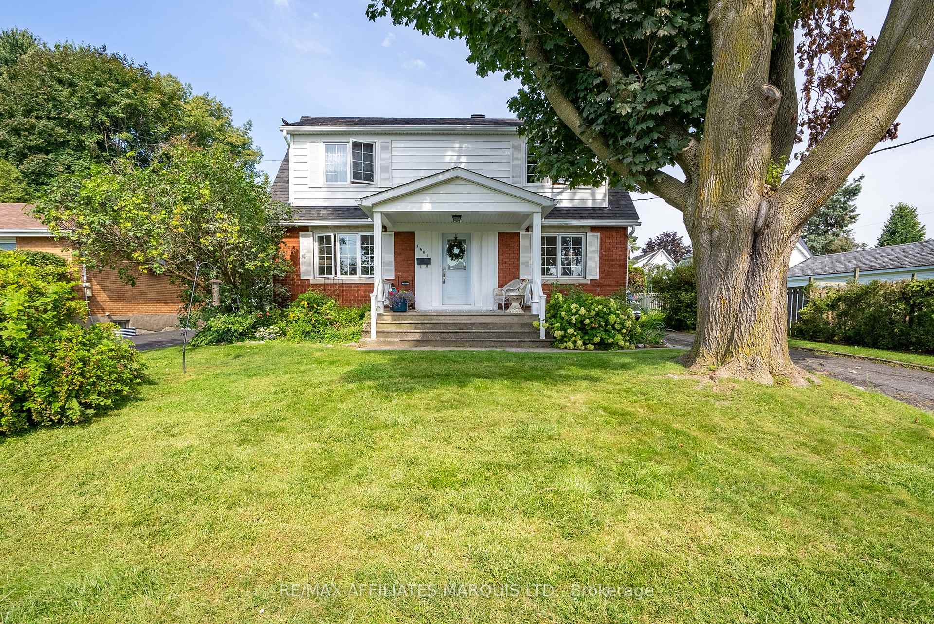 Photo 2 of 1601 Queen Street, Cornwall — HOMEH