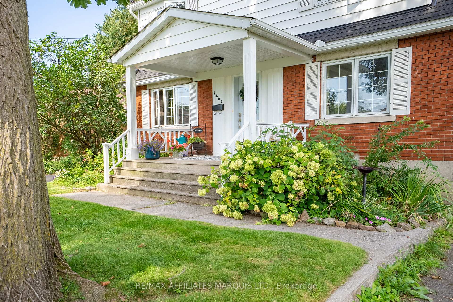Photo 3 of 1601 Queen Street, Cornwall — HOMEH