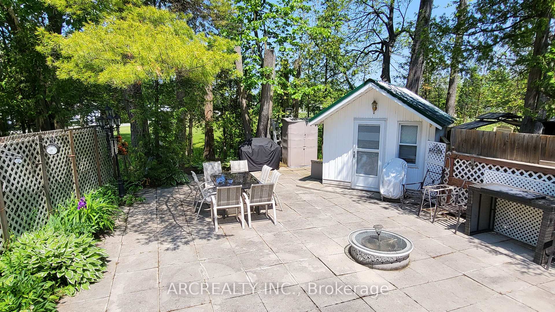 Photo 5 of 7 Bluebird Lane, Georgina, Pefferlaw — HOMEH