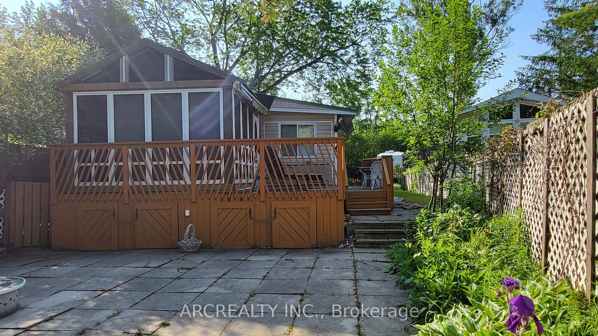 Photo 10 of 7 Bluebird Lane, Georgina, Pefferlaw — HOMEH