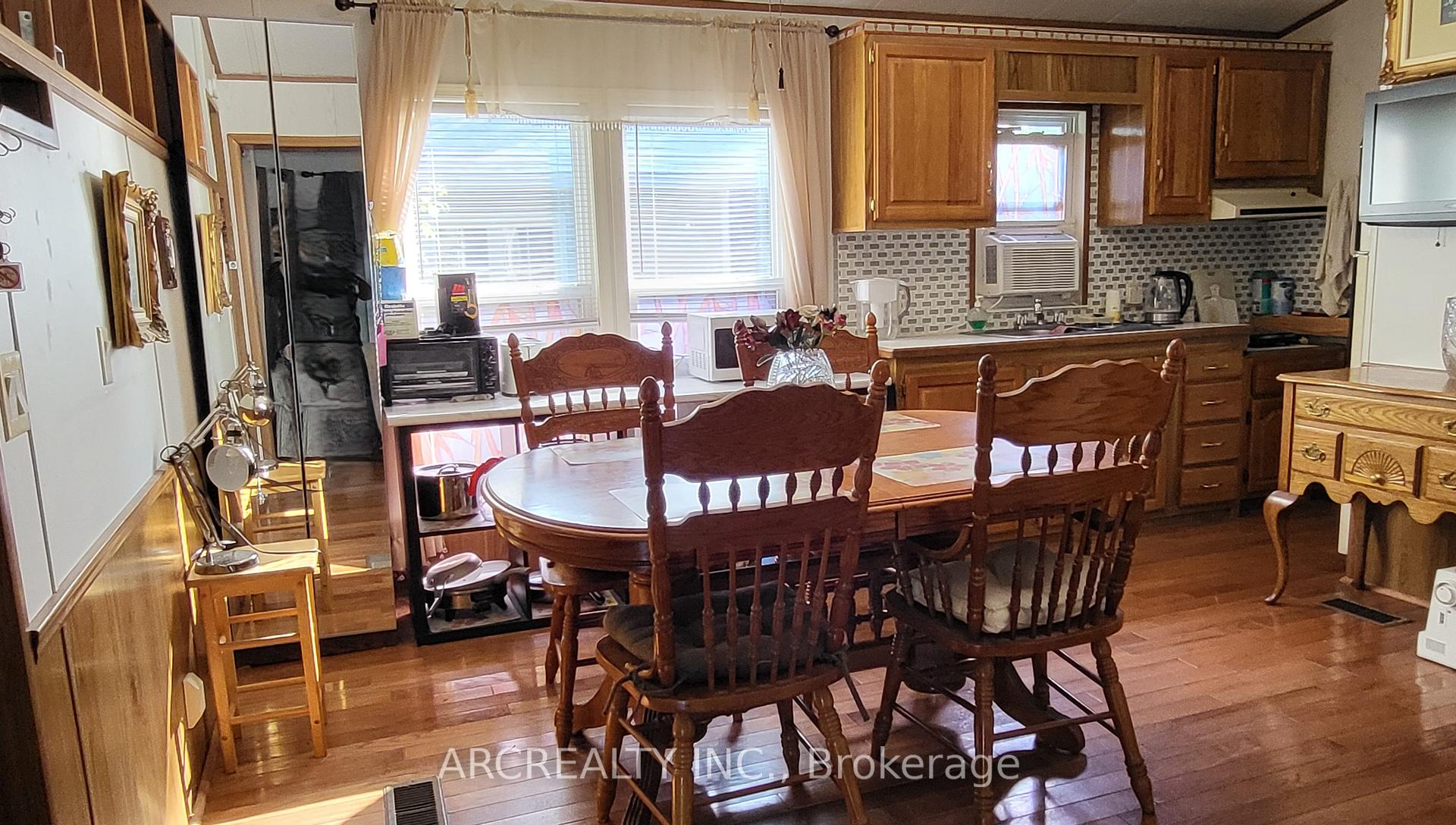 Photo 7 of 7 Bluebird Lane, Georgina, Pefferlaw — HOMEH